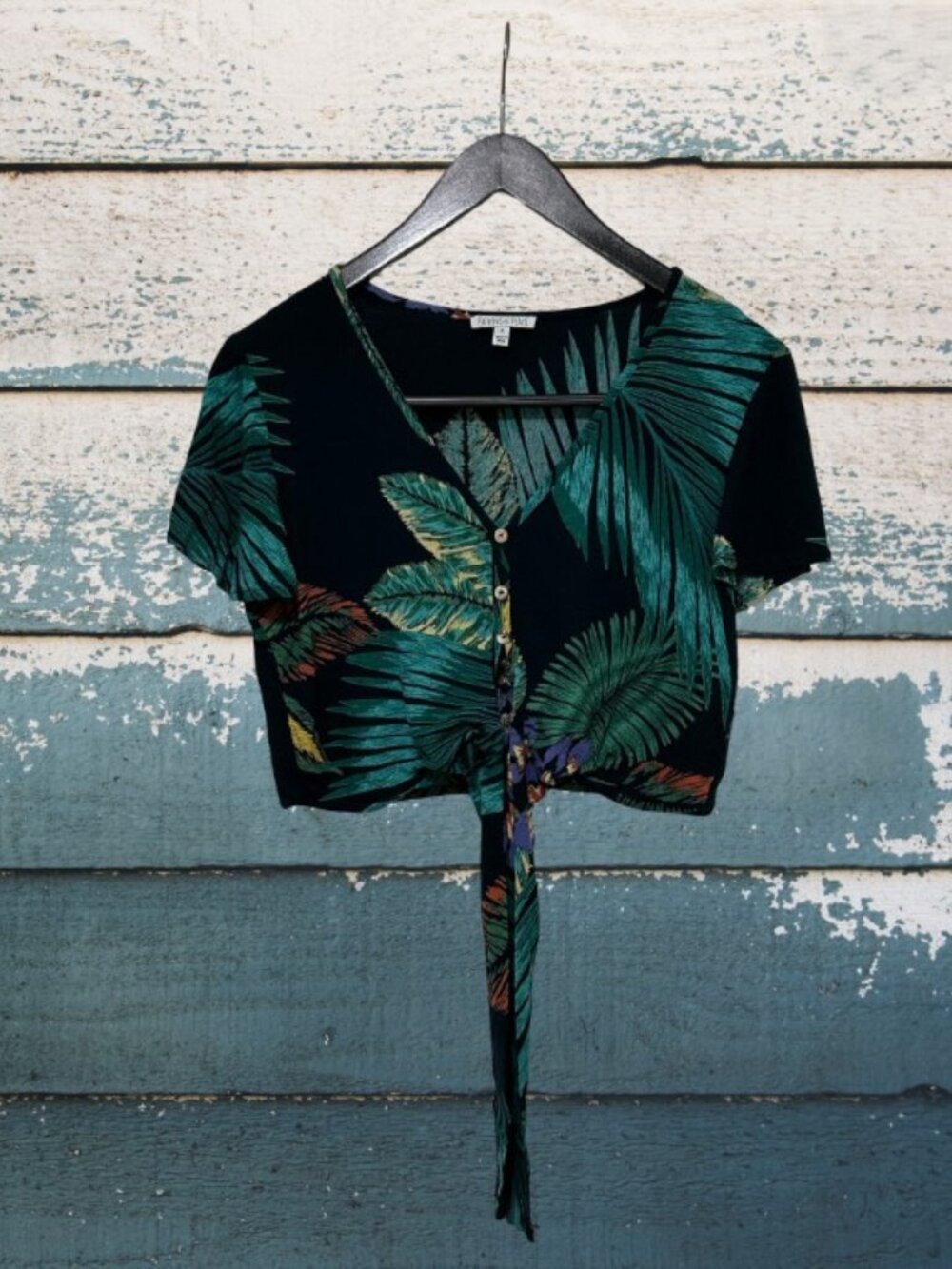 Patrons of Peace Tropical Jungle Palm Tie-Front Crop Top - Size Small - Picture 2 of 11